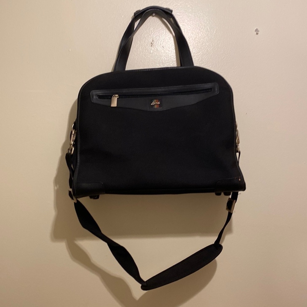 LaARK BLACK WEEKENDER BAG . Very good condition